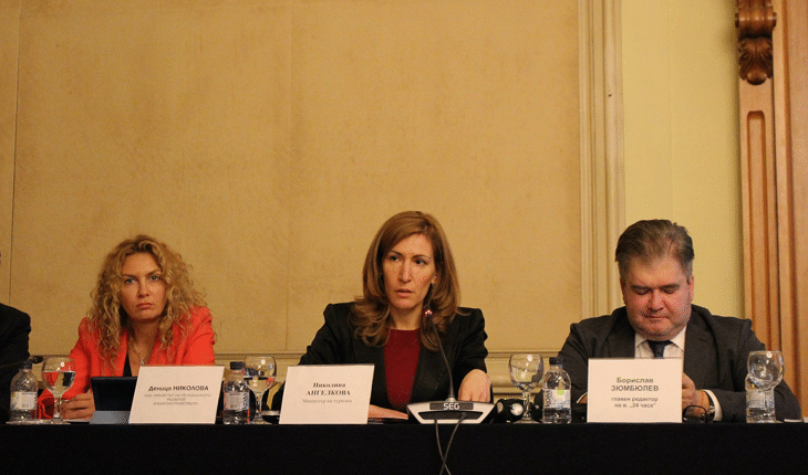 Министър Ангелкова: Очакваме туристите в България от април до септември 2016 г. да надхвърлят 8 милиона