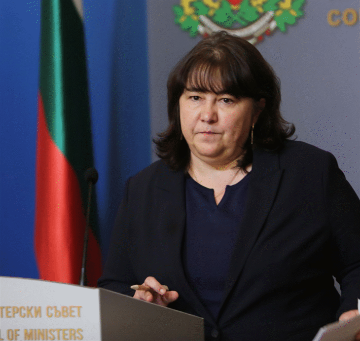Министър Велкова: Прекратяваме порочните практики, свързани с „ин хаус“ процедурите, като спираме възможностите за превъзлагане