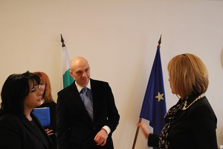 Министерството на енергетиката и институцията на омбудсмана ще работят заедно за по-ефективна защита на потребителите