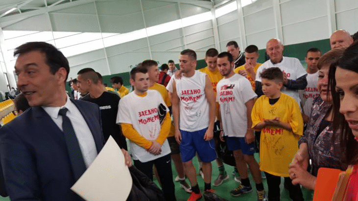 Пилотният проект на Окръжната прокуратура в Шумен „Заедно можем“ се превърна в истински футболен празник за деца в риск,  ученици от СУ „Йоан Екзарх“ и прокурори от варненския апелативен район