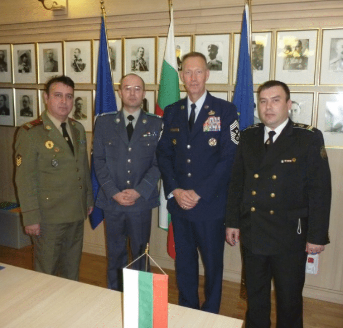 Главният сержант на Българската армия се срещна с главния сержант на Съюзното командване по операциите на НАТО Главният сержант на Българската армия се срещна с главния сержант на Съюзното командване по операциите на НАТО