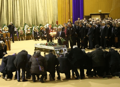 Хиляди се поклониха пред Трифон Иванов във Велико Търново