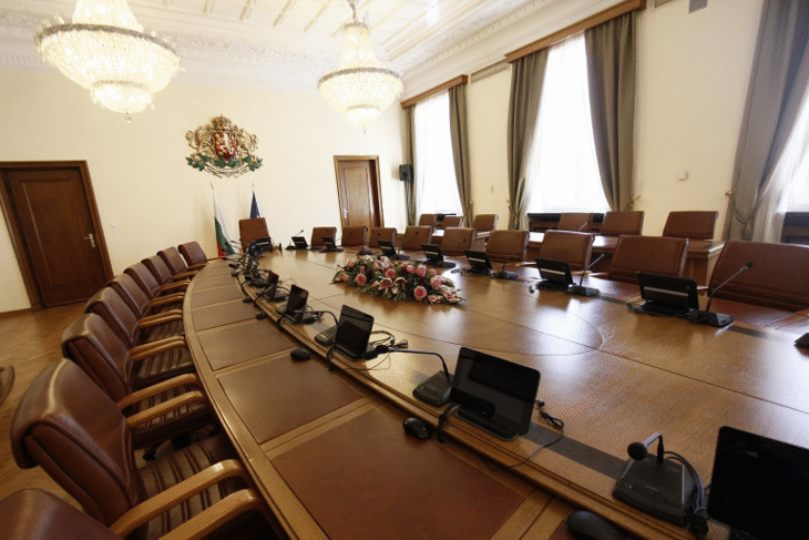 Назначени са трима заместник-министри в две министерства