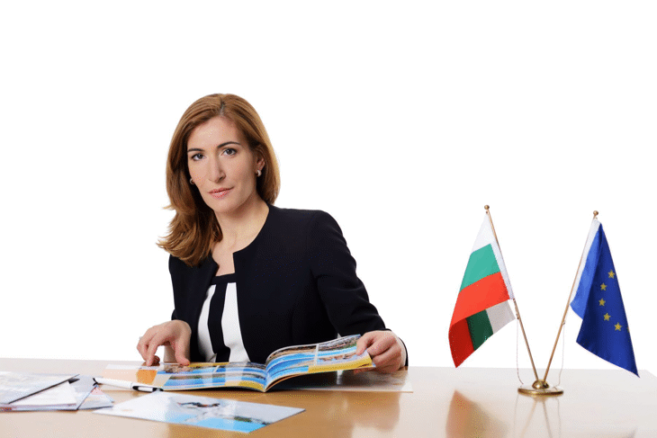 Министър Ангелкова: Посрещнали сме над 5,1 млн. чуждестранни туристи в периода април – август 2016 г.