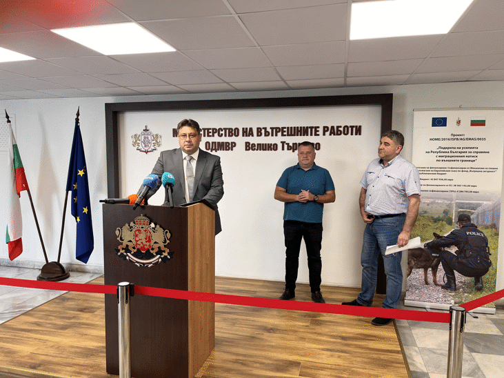 Фиктивни удостоверения за преминат годишен технически преглед откри икономическа полиция в пункт за прегледи в Елена