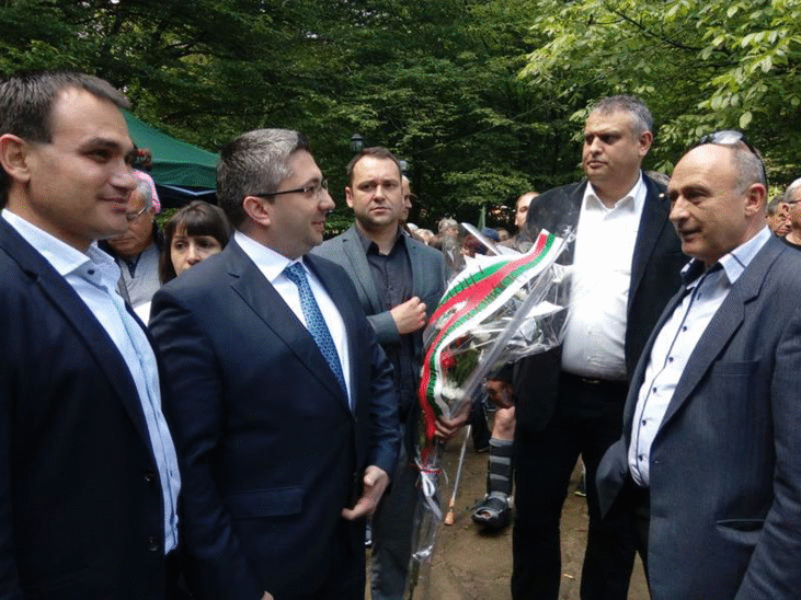 Министър Нанков се включи в чествания на Априлското въстание