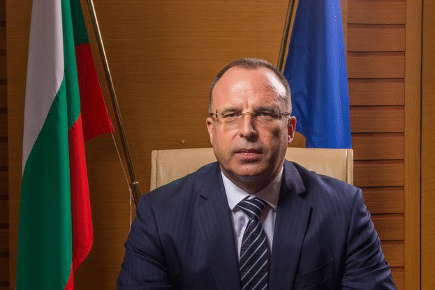 Министър Румен Порожанов и еврокомисарите Мария Габриел и Фил Хоган ще открият международна конференция за цифровизация в пчеларството