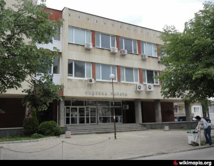 Под ръководството на Районна прокуратура-Казанлък се провежда разследване за кражба на кутия с дарения за лечението на дете