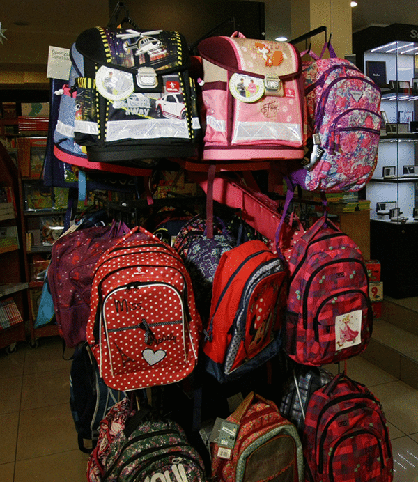 Мон Предприема Допълнителни Мерки За Олекотяване На Ученическите Раници