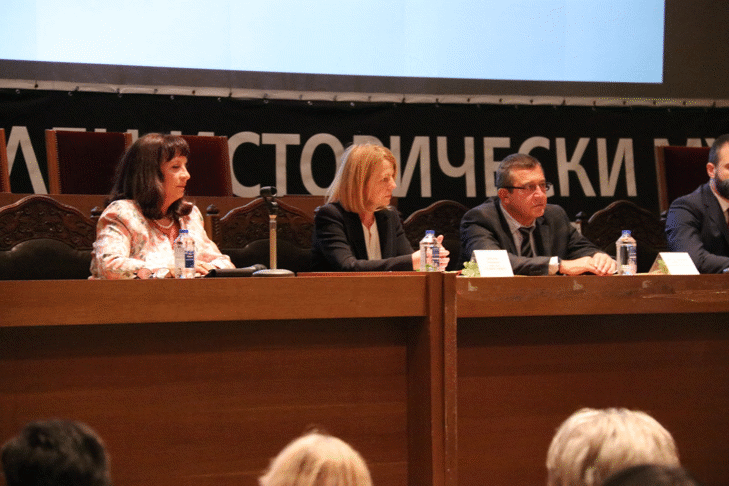 Проф. Пенов: Ще Осигурим Средства За Отопление На Училища И Детски Градини