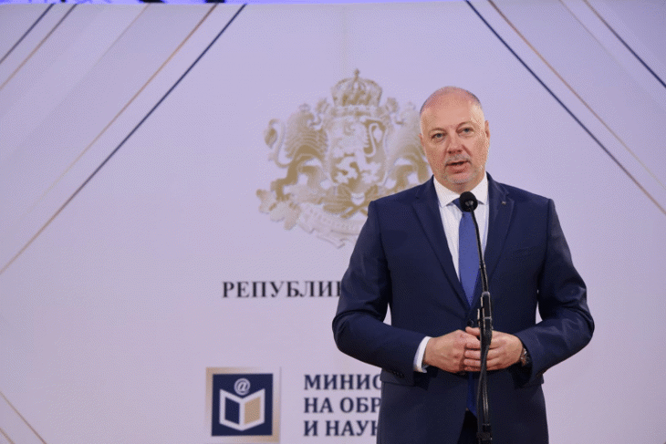 Премиерът Желязков на наградите „Национална диплома“: Да си отличник е постоянното желание да надскочиш себе си