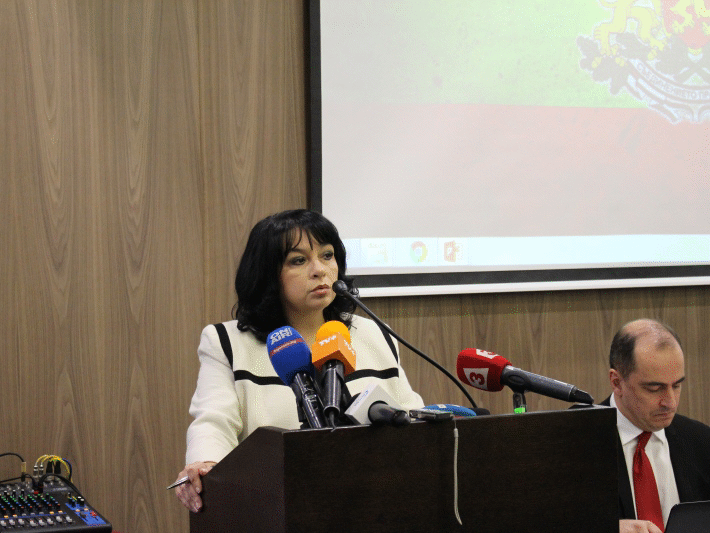 Теменужка Петкова: Налице е тенденция на подобряване финансовото състояние на държавните енергийни дружества