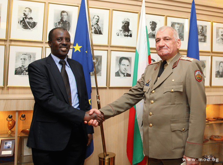 Задълбочаване на военното сътрудничество обсъдиха началниците на отбраната на България и Уганда