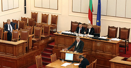 Парламентът проведе разисквания по вота на недоверие към правителството заради политиката в здравеопазването