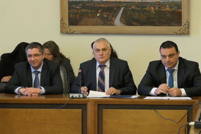 Под председателството на министър Радев се проведе заседание на Държавно-обществената комисия по безопасност на движението