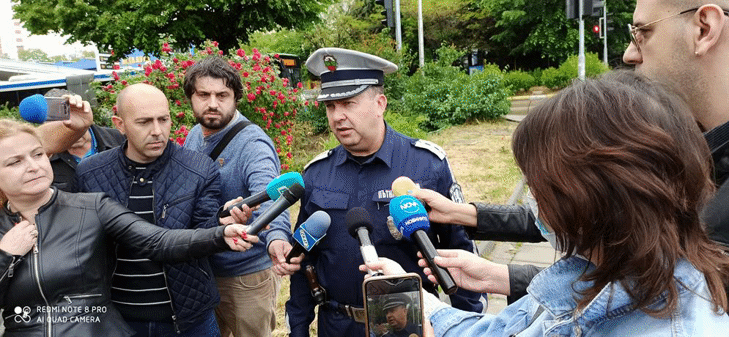 Задържан е водачът, блъснал майка с дете на пешеходна пътека тази сутрин във Варна