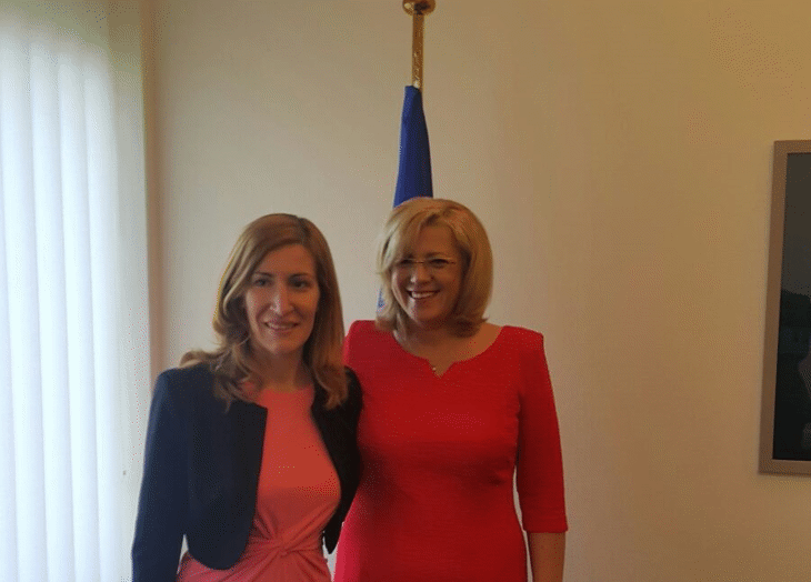 Министър Ангелкова се срещна с европейския комисар по регионална политика Корина Крецу