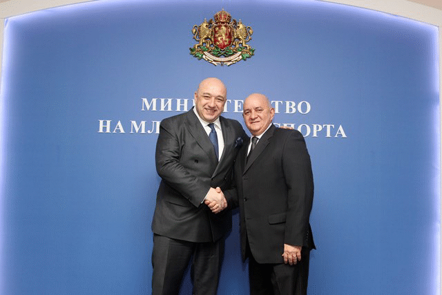 Министър Красен Кралев подготвя споразумение за сътрудничество с кубинския си колега