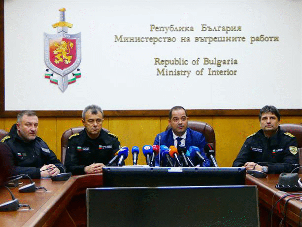 Повечето от задържаните вчера над 30 души са с криминални прояви и регистрации