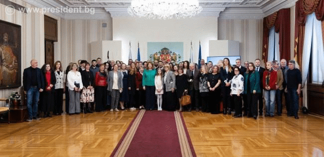 Държавният глава Илияна Йотова удостои медийната платформа „24 часа“ с Почетния знак на президента