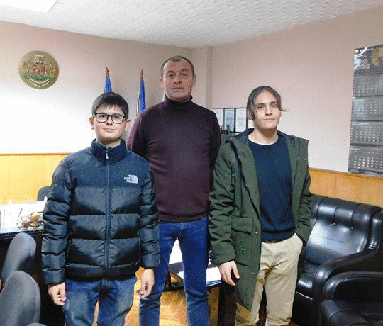 ОДМВР- Силистра благодари на двама младежи за достойната им постъпка