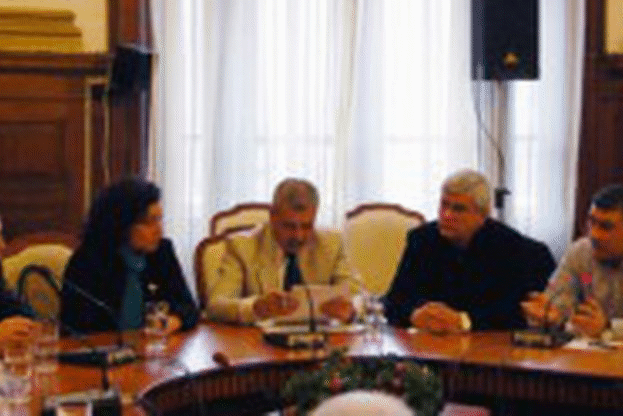 Министър Найденов ще поиска обезщетения от ЕК за шапа и за преработвателите