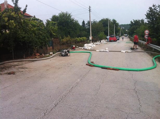 Временно е спряно движението по АМ „Тракия“ в района на Ихтиман посока към столицата