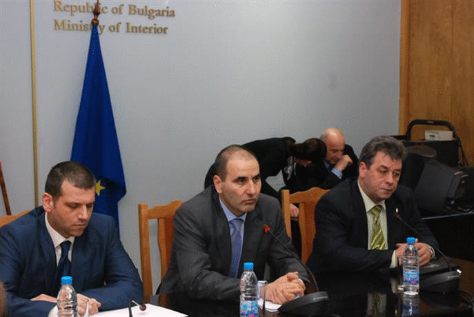 На специална интернет страница таксиметровите компании ще могат да проверяват документите на служителите си