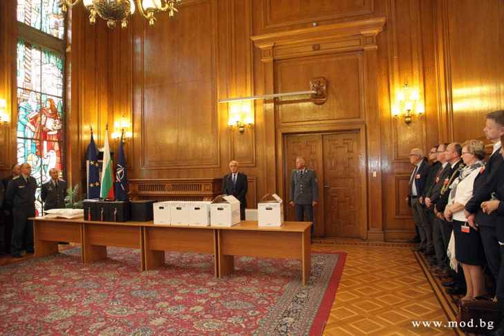 В Министерството на отбраната са получени предложения от три държави за четири типа боен самолет