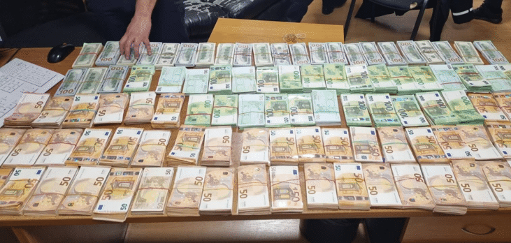 Районна прокуратура-Ямбол привлече към наказателна отговорност водач на товарен автомобил, недекларирал чуждестранна валута на обща стойност 1 458 904 лева