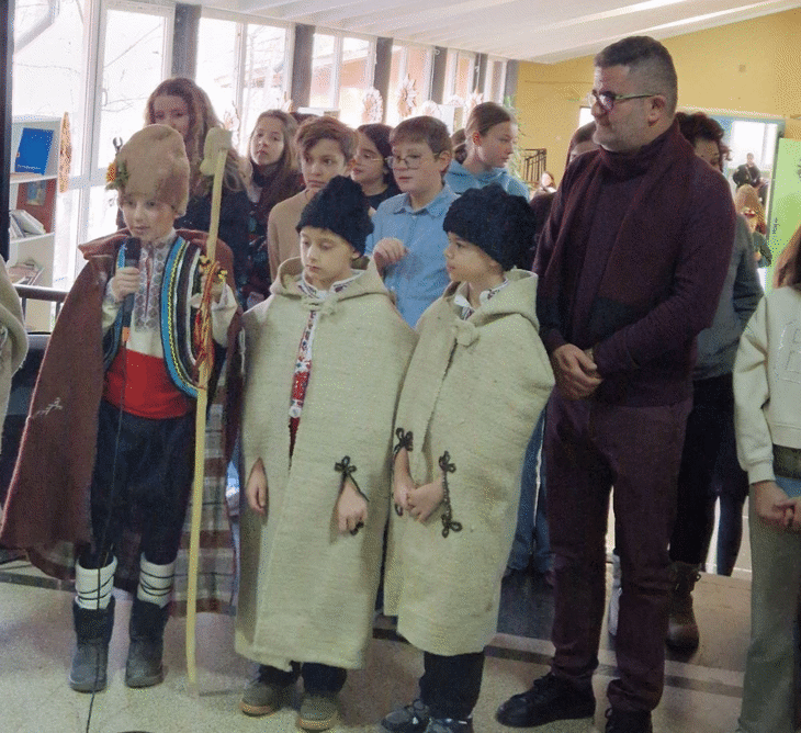 Ученици Организираха Коледен Базар В Подкрепа На Болно Дете