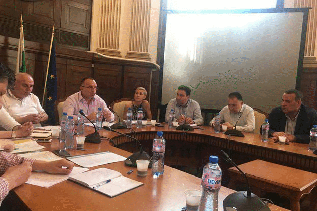 Дестилериите ще изкупят максимално възможно количество розов цвят Дестилериите ще изкупят максимално възможно количество розов цвят