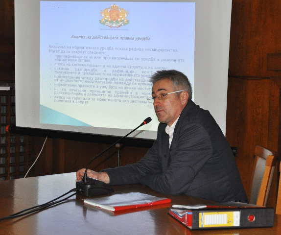 Зам.-министър Асен Марков: Държавата и общините трябва да 
работят заедно за развитието на спорта