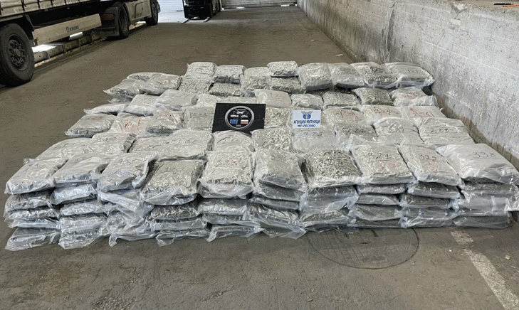 Близо 363 кг марихуана задържаха митническите служители на МП Лесово