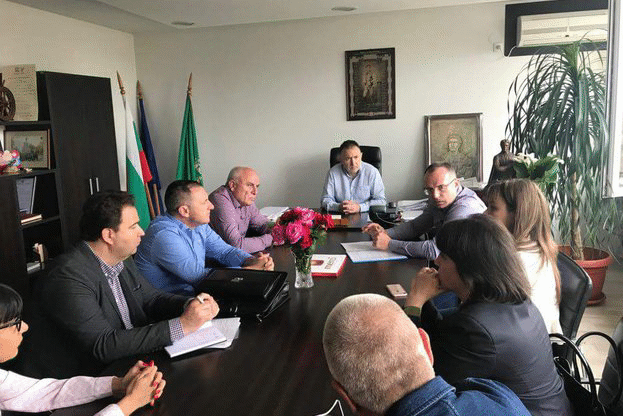 Регистрираните розопроизводители ще получат държавна помощ “де минимис” Регистрираните розопроизводители ще получат държавна помощ “де минимис”