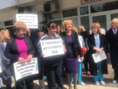 Омбудсманът Мая Манолова подкрепи протеста на медицинските специалисти в Бургас