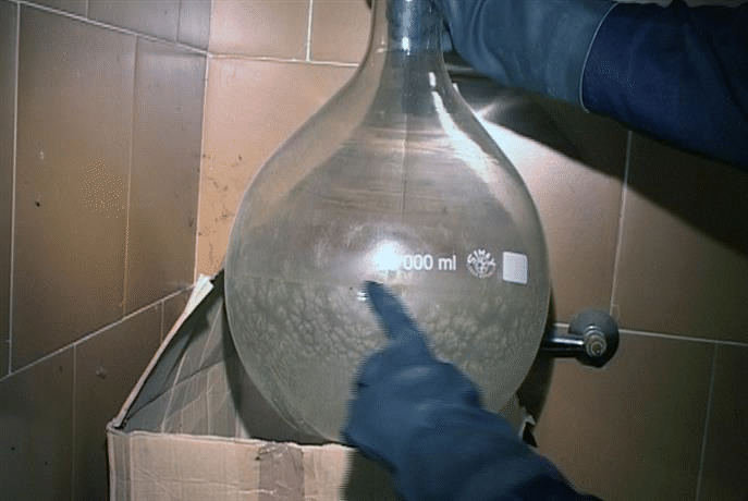 Разбита е лаборатория за производство на синтетични наркотични вещества