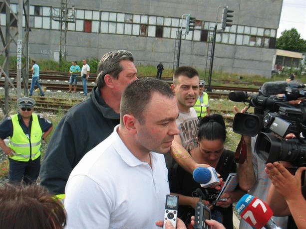 Министър Йовчев: Създадена е много добра организация по спасителните дейности и транспортирането на пътниците от дерайлиралия влак