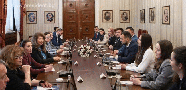 Илияна Йотова се срещна с новото ръководство на Националното представителство на студентските съвети