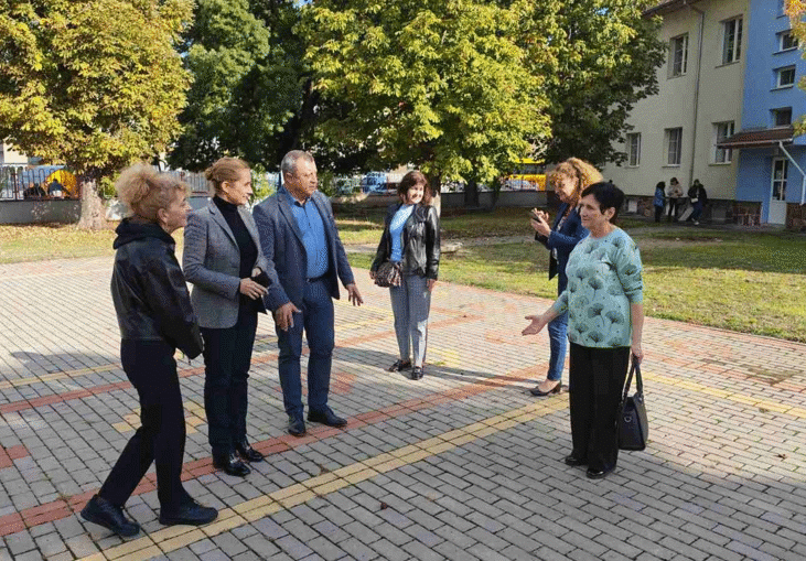 Зам.-Министър Алексова-Великова Провери Изпълнението На Проекти По „Красива България“ В Павликени