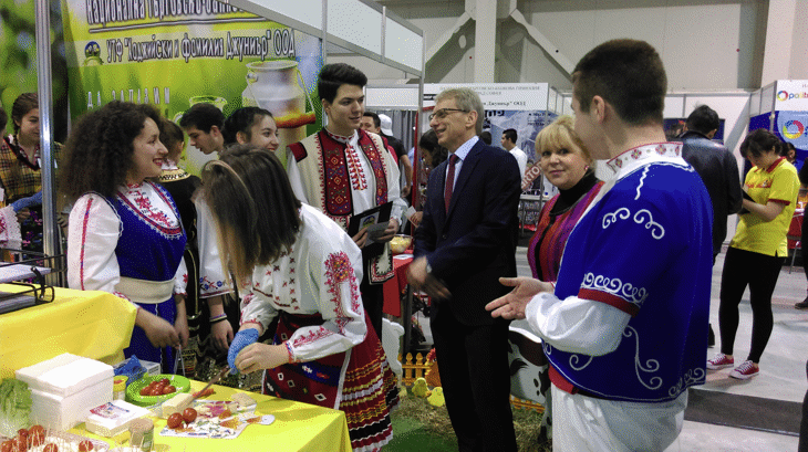 Министър Денков: Ученическите Фирми Са Пример За Връзката Образование - Бизнес