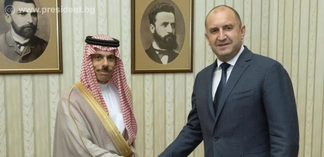 Модернизацията на икономиката и енергийната диверсификация обсъдиха президентът Румен Радев и министърът на външните работи на Саудитска Арабия
