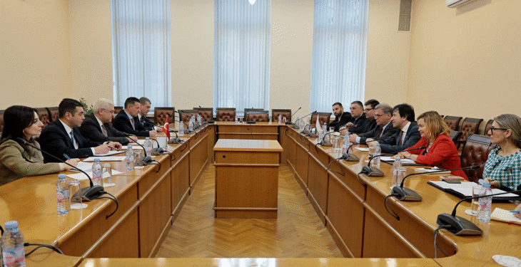 Съвместни действия за облекчаване на трафика на българо-турската граница обсъдиха министри и посланика на Турция у нас