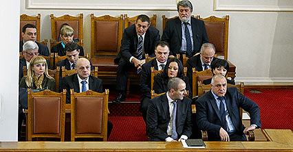 В деловодството на Народното събрание бе внесена оставката на правителството