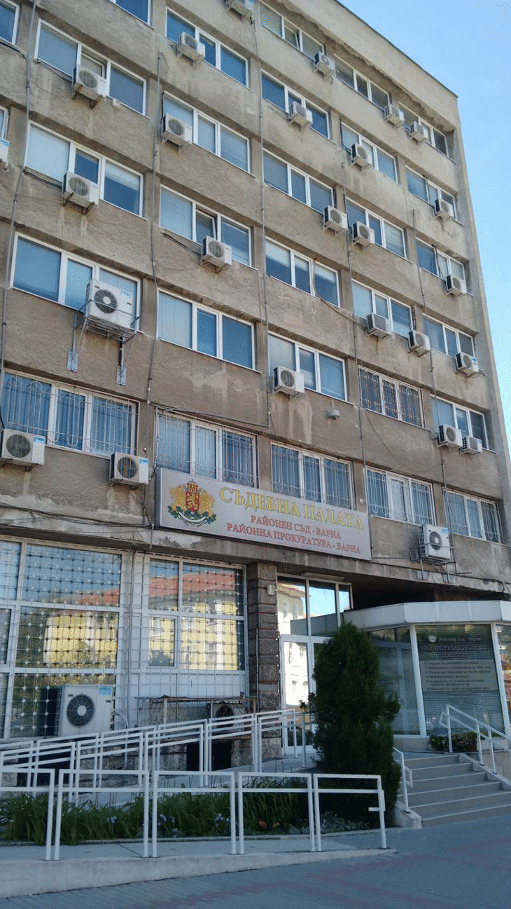 Районната прокуратура във Варна предаде на съд управителка на фирма за измама с причинена щета на руско семейство за близо 300 000 лева