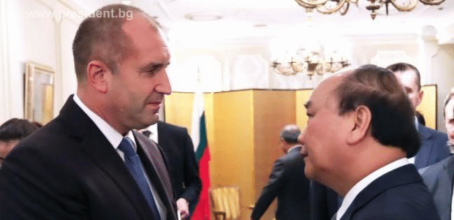 Президентът Румен Радев и министър-председателят на Виетнам Нгуен Суан Фук обсъдиха перспективите за разширяване на двустранното партньорство в икономиката и инвестициите