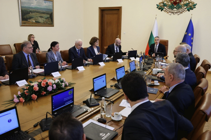 Премиерът Гюров: Продължаваме битката срещу похитителите на демокрацията, МВР действа като гаранция за сигурност и свобода