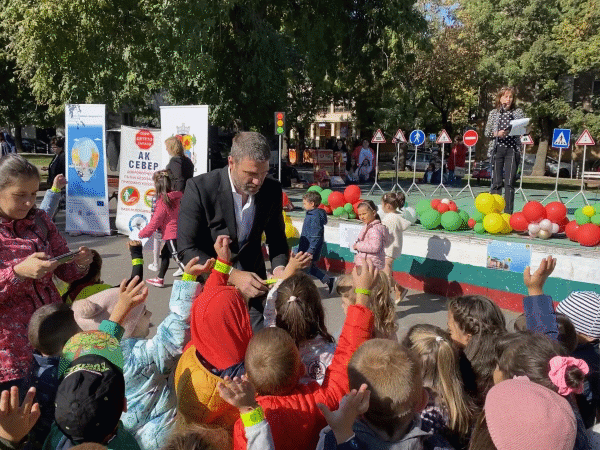 Район „Сердика“ проведе детски празник по безопасност на движението