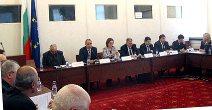 Комисията по вътрешна сигурност и обществен ред беше домакин на обществено обсъждане на внесените в Народно събрание промени в Закона за Министерството на вътрешните работи