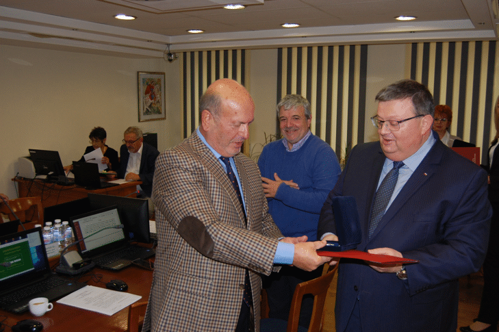 Главният прокурор Сотир Цацаров връчи отличие „Почетен знак на Прокуратурата на Република България“ на всеки член на Прокурорската колегия